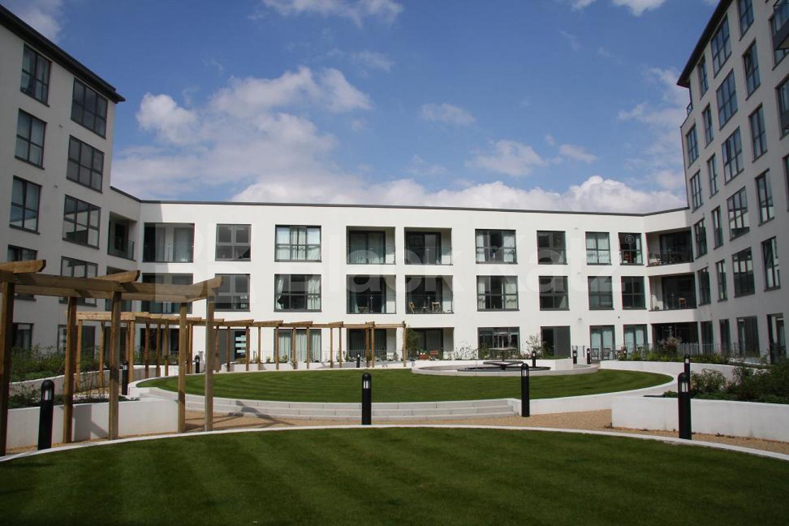 			BEAUTIFUL MODERN FLAT IN GREAT LOCATION!!!!!, 2 Bedroom, 1 bath, 1 reception Apartment			 Saint Williams yard, Angel/Kings Cross